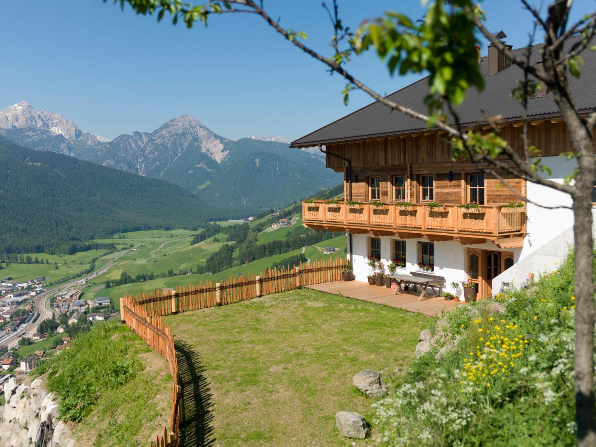 Vila Bauernhof Zwiglhof San Candido Exteriér fotografie